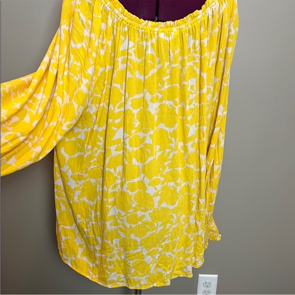 3X (24W-26W) Sunny Yellow Rayon Long Sleeve Blouse - with Smocked Cuffs - New! - Picture 8 of 13